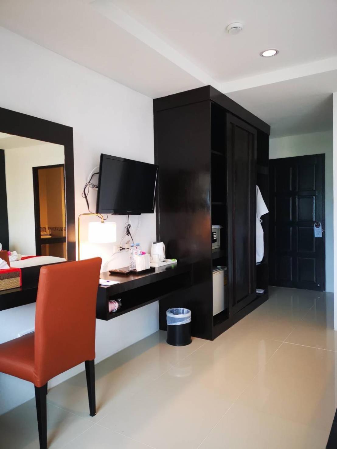 Elephant Room Patong Eksteriør bilde